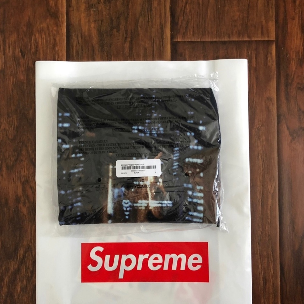 Supreme king of New York tee